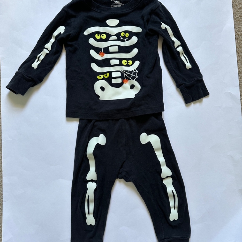 Carter's 12M Skeleton Pajamas Glow in the dark